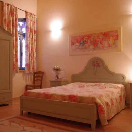 La Casa Del Mandorlo Farma *
